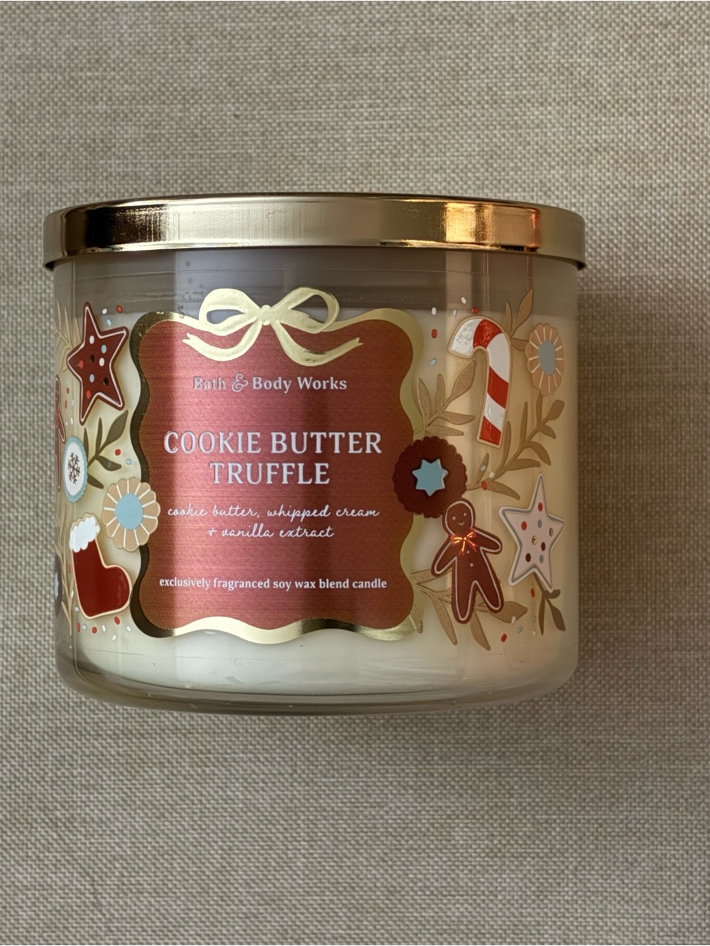 Bath & Body Works Cookie Butter Truffle Candle — Gold/White/Red